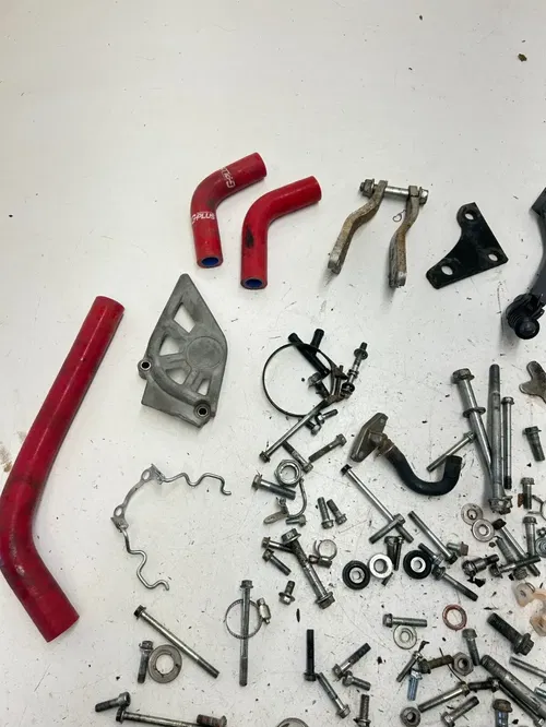 06 2006 Honda Crf 250 r CRF250R OEM LOT Bolt Motor Mounts Radiator Hoses Sprocke
