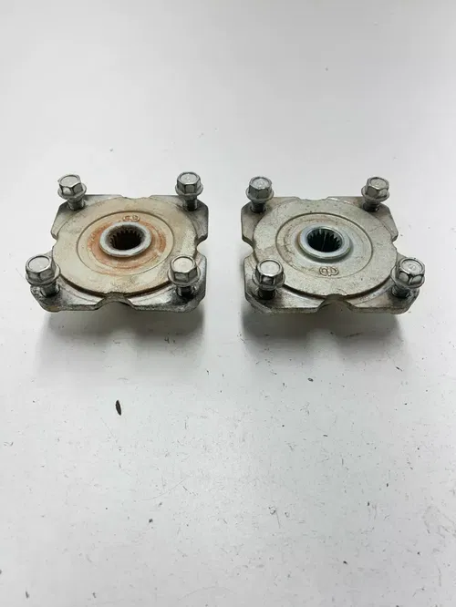 2020 Yamaha Raptor 90 YFM90 OEM GOOD! Rear L R Hub Hubs Lug Nuts