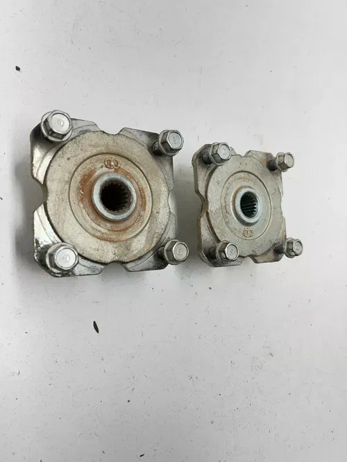 2020 Yamaha Raptor 90 YFM90 OEM GOOD! Rear L R Hub Hubs Lug Nuts
