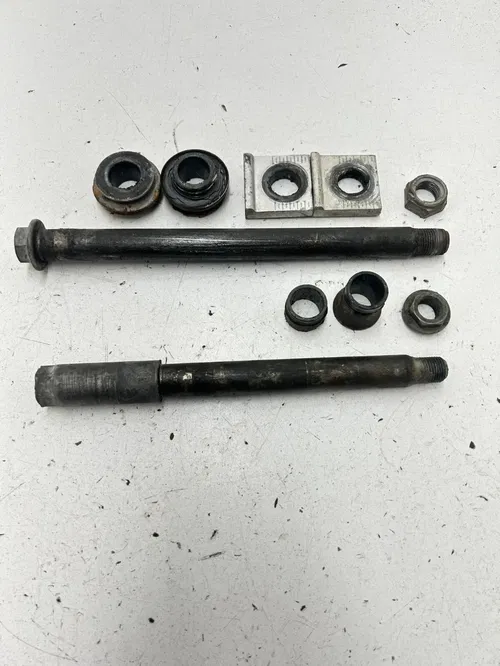 97 1997 Yamaha YZ125 Yz 125 2 Stroke OEM GOOD Axles Swing Arm Front Rear Bolt