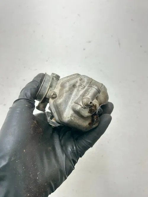 84 1984 Honda ATC 200 S atc200s OEM Carb Carburetor Bowl Body Adapter READ