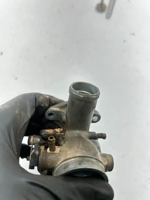 84 1984 Honda ATC 200 S atc200s OEM Carb Carburetor Bowl Body Adapter READ