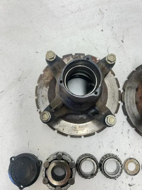 2000 Polaris Magnum 325 4x4 OEM Front Hub Hubs Disc Brake Rotor LR Hillyard Cap