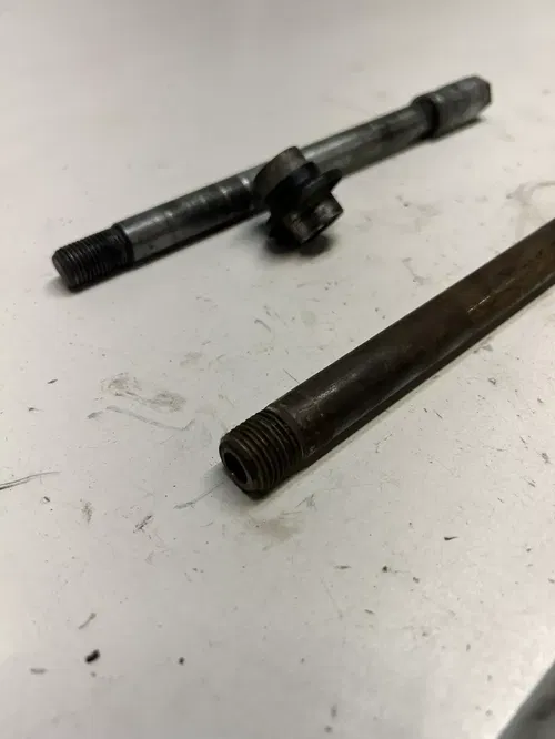 1982 82 Yamaha YZ250 yz 250 OEM Front Rear Back Axle Shaft Swing Arm Bolt Spacer