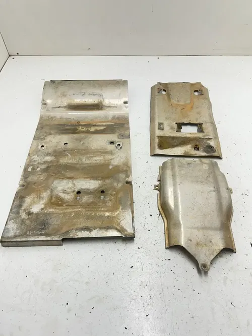 14 2014 Yamaha Venture MP PZ50MPEL OEM Sub Frame Tunnel Cover Heat Shield Panel