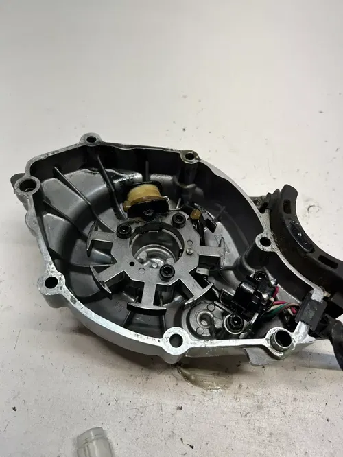 2006 06 Yamaha TTR125 L ttr 125 l Stator Magneto Case Cover Pickup Free Ship