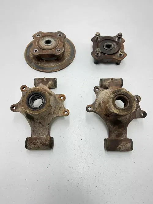 1999 99 Arctic Cat 300 4x4 OEM L R Rear Back Knuckle Spindle Hubs Hub