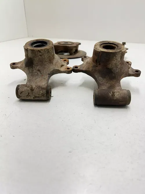 1999 99 Arctic Cat 300 4x4 OEM L R Rear Back Knuckle Spindle Hubs Hub