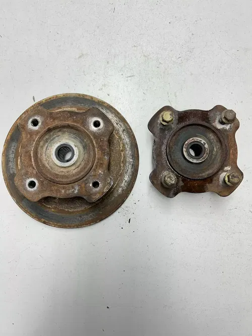 1999 99 Arctic Cat 300 4x4 OEM L R Rear Back Knuckle Spindle Hubs Hub