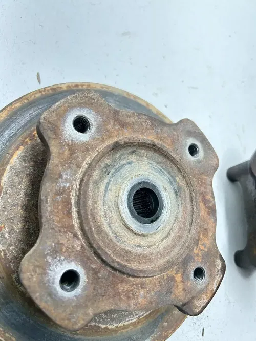 1999 99 Arctic Cat 300 4x4 OEM L R Rear Back Knuckle Spindle Hubs Hub