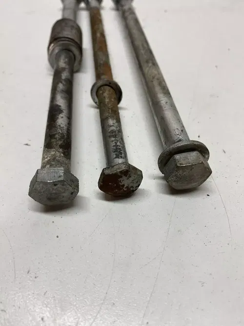 1976 76 SUZUKI GT250 gt 250 HUSTLER Engine Motor Mounts Bolts Spacer Free Ship
