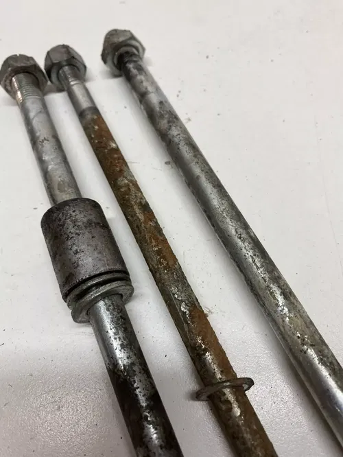1976 76 SUZUKI GT250 gt 250 HUSTLER Engine Motor Mounts Bolts Spacer Free Ship