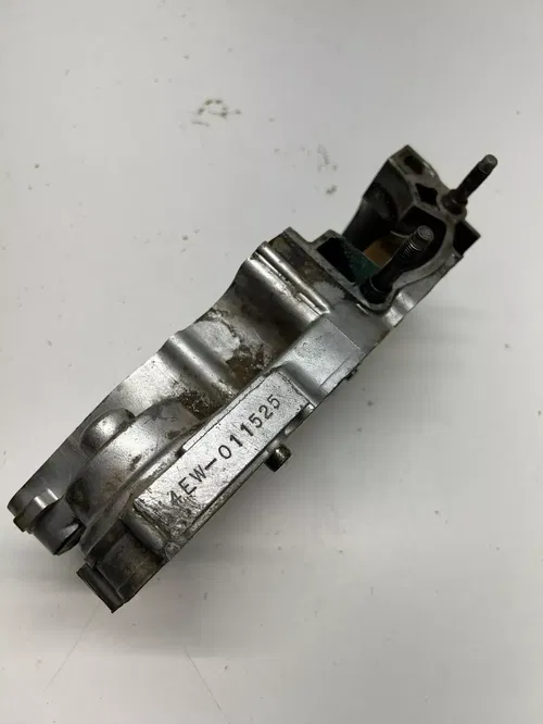 1993 93 Yamaha YZ250 Yz 250 STRIPPED DRAIN PLUG! Right Case Crankcase