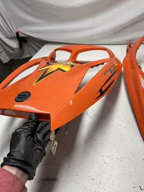 2004 04 Ski-doo Summit 800 Highmark 151" OEM NICE! Front Hood Tank Cover Plastic