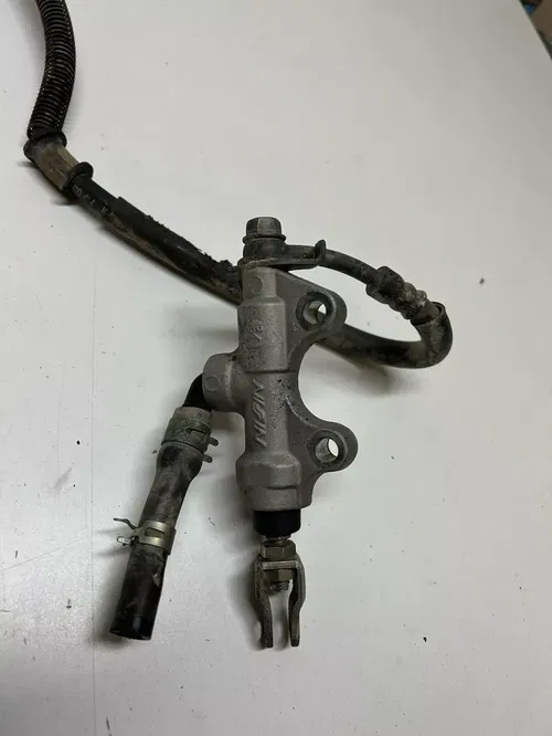 2004 04 Yamaha raptor 660 UNTESTED Frint brake caliper line rear master cyl line