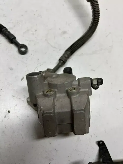 2004 04 Yamaha raptor 660 UNTESTED Frint brake caliper line rear master cyl line