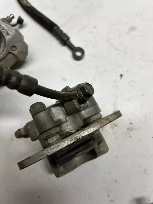 2004 04 Yamaha raptor 660 UNTESTED Frint brake caliper line rear master cyl line