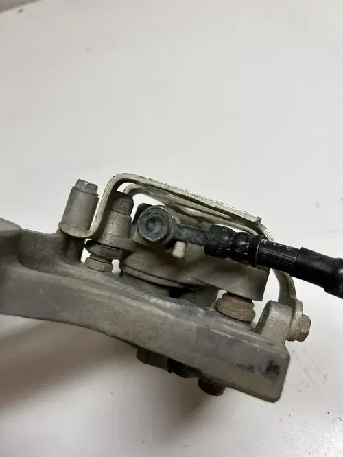 96-04 Honda XR250R xr 250 r GOOD! rear back brake caliper master cyl line mount