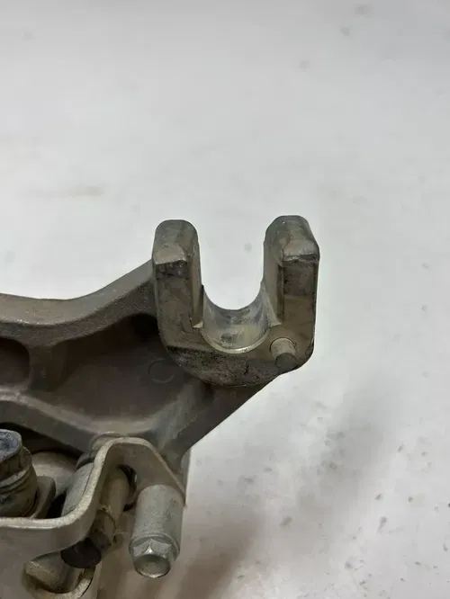 96-04 Honda XR250R xr 250 r GOOD! rear back brake caliper master cyl line mount