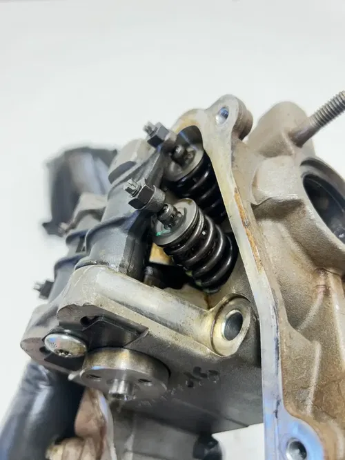 24 2024 Can-Am HD10 Defender Commander OEM Front Rear Cylinder Head Cam Rocker