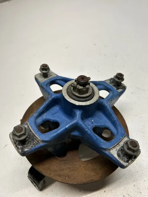 1990 90 SUZUKI LT500R lt 500 r Quadzilla Front Left Hub Spindle Knuckle READ DES