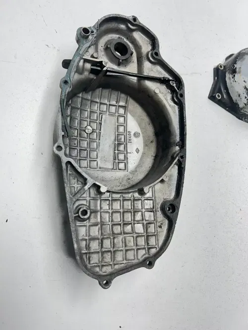 1977 77 Yamaha IT250 it 250 D OEM  Clutch Stator Cover Engine CrankCase