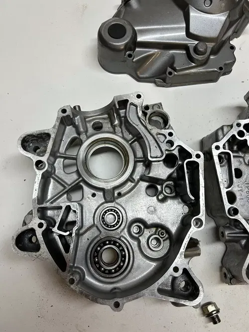 2007 07 Yamaha TTR50E ttr 50 e crankcase cases case engine motor free ship