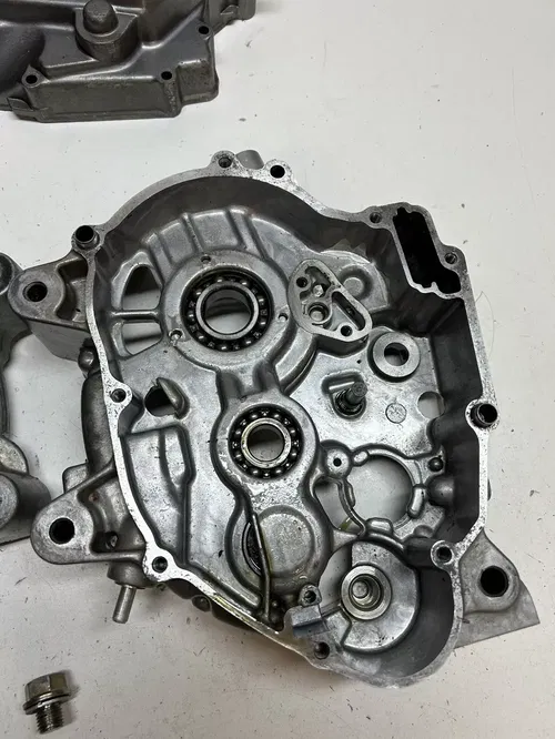 2007 07 Yamaha TTR50E ttr 50 e crankcase cases case engine motor free ship