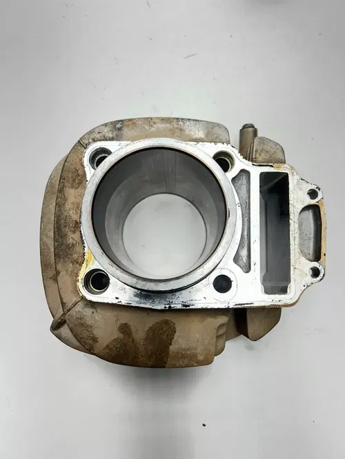2006 06 Polaris Trail Boss 330 2x4 OEM Engine Cylinder Piston Block Jug Barrel