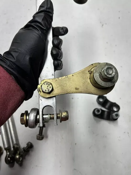 2004 04 Ski-doo Summit 800 Highmark 151" Steering Shaft Post Tie Rod Block Mount
