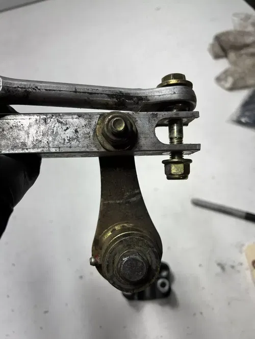 2004 04 Ski-doo Summit 800 Highmark 151" Steering Shaft Post Tie Rod Block Mount