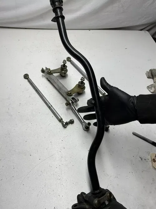 2004 04 Ski-doo Summit 800 Highmark 151" Steering Shaft Post Tie Rod Block Mount