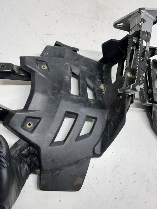 2005 05 Polaris Predator 500 OEM LOT Foot Peg Pegs Heel Guard Shield Mount Bar