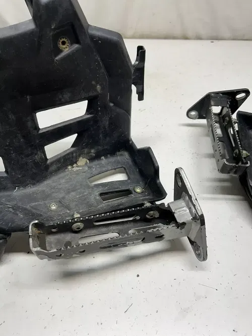 2005 05 Polaris Predator 500 OEM LOT Foot Peg Pegs Heel Guard Shield Mount Bar