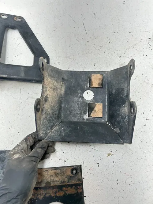 02 2002 Polaris Ranger 500 4x4 OEM Mounts Mount Trans Oil Cooler Engine Motor