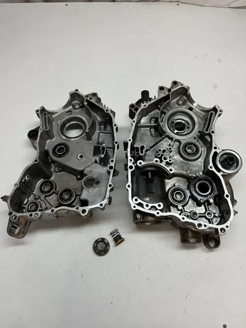 01 Yamaha Kodiak 400 4x4 YFM400 Crankcase Cases Case Engine Motor READ DESCRIPTI