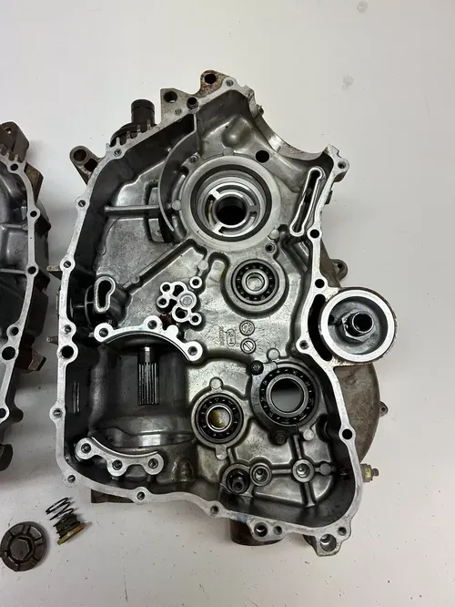 01 Yamaha Kodiak 400 4x4 YFM400 Crankcase Cases Case Engine Motor READ DESCRIPTI