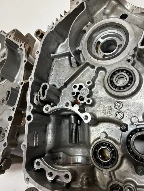 01 Yamaha Kodiak 400 4x4 YFM400 Crankcase Cases Case Engine Motor READ DESCRIPTI