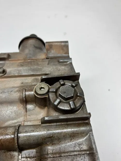 01 Yamaha Kodiak 400 4x4 YFM400 Crankcase Cases Case Engine Motor READ DESCRIPTI