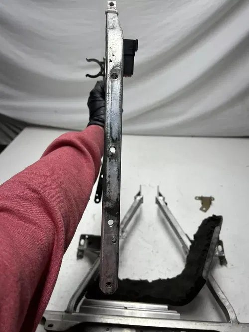 2004 04 Ski-doo Summit 800 Highmark 151" OEM LOT A Frame Pyramid Bracket Mount ￼