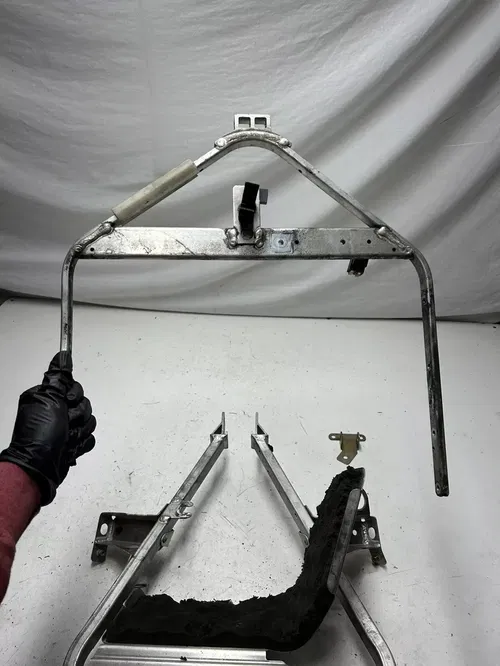 2004 04 Ski-doo Summit 800 Highmark 151" OEM LOT A Frame Pyramid Bracket Mount ￼