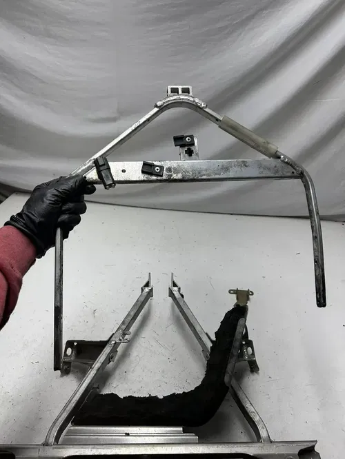 2004 04 Ski-doo Summit 800 Highmark 151" OEM LOT A Frame Pyramid Bracket Mount ￼