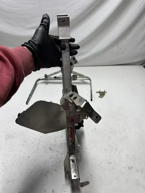 2004 04 Ski-doo Summit 800 Highmark 151" OEM LOT A Frame Pyramid Bracket Mount ￼