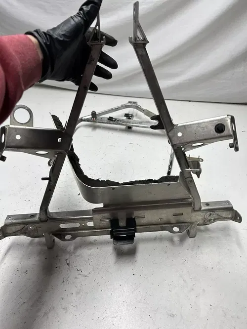 2004 04 Ski-doo Summit 800 Highmark 151" OEM LOT A Frame Pyramid Bracket Mount ￼
