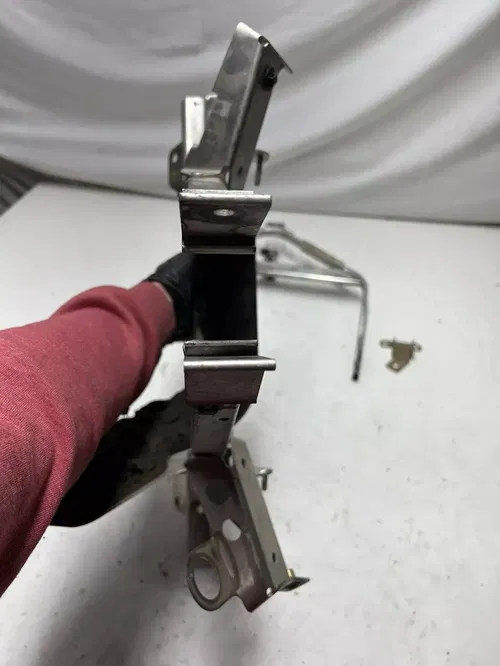 2004 04 Ski-doo Summit 800 Highmark 151" OEM LOT A Frame Pyramid Bracket Mount ￼