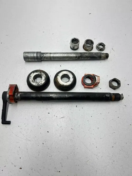 07 2007 Yamaha Yz450f YZ 450 F OEM Axles  Front Rear Pivot Bolts Nut READ