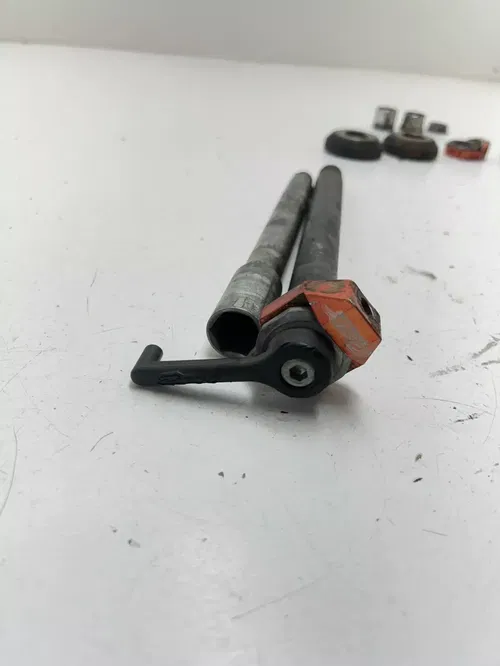 07 2007 Yamaha Yz450f YZ 450 F OEM Axles  Front Rear Pivot Bolts Nut READ