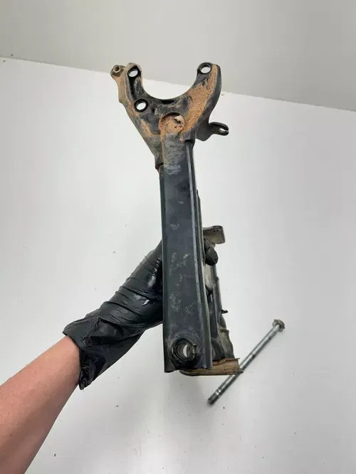 2007 07 Yamaha Grizzly 80 YFM80 OEM Swingarm Swing Arm Axle Carrier Bolt Guard