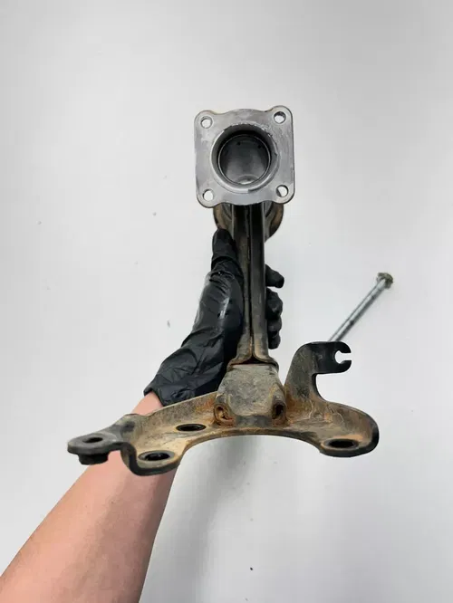2007 07 Yamaha Grizzly 80 YFM80 OEM Swingarm Swing Arm Axle Carrier Bolt Guard