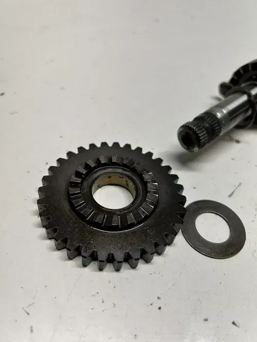2005 05 SUZUKI DRZ125L Drz 125 L OEM LOT Kickstart Shaft Gear Assembly Idler